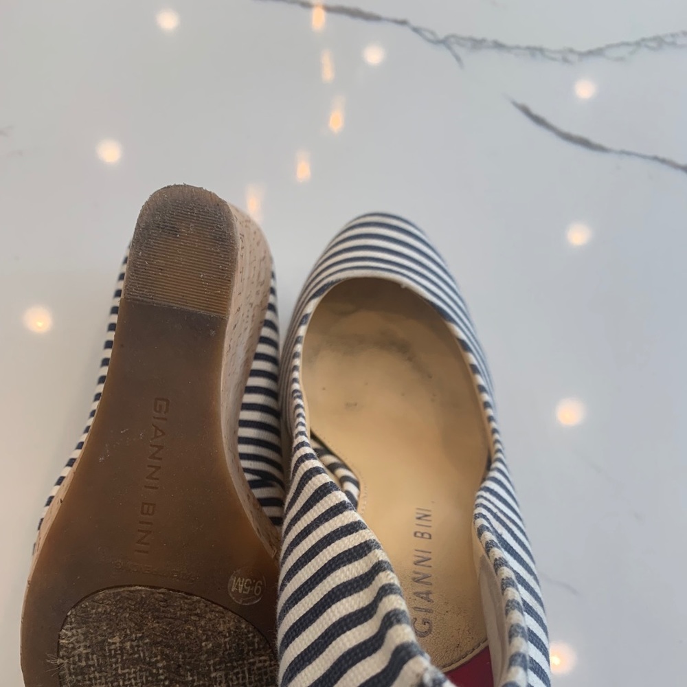 Two pack bundle- heels and flip flops